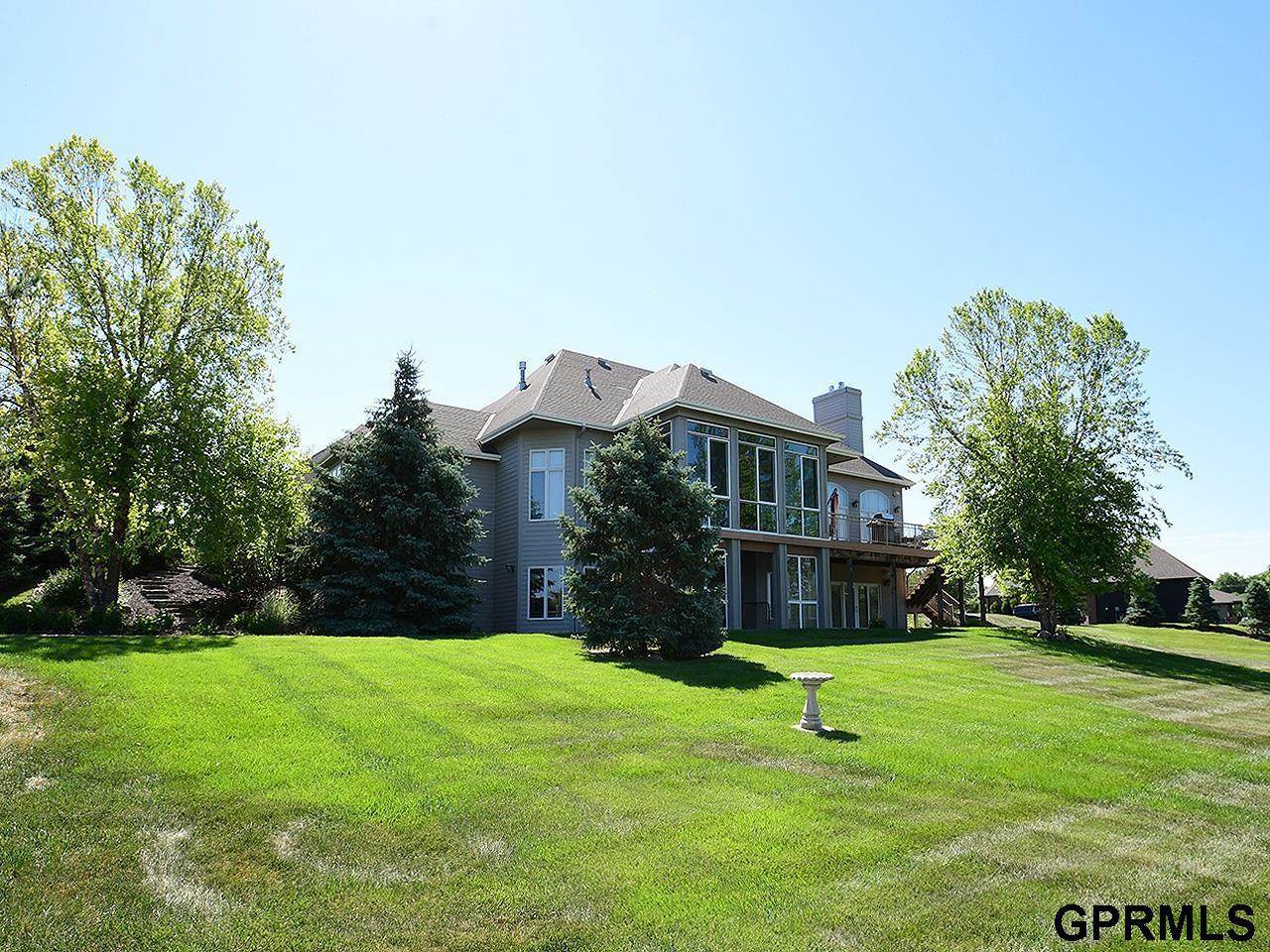 12261 Bobwhite Road, Gretna, NE 68028