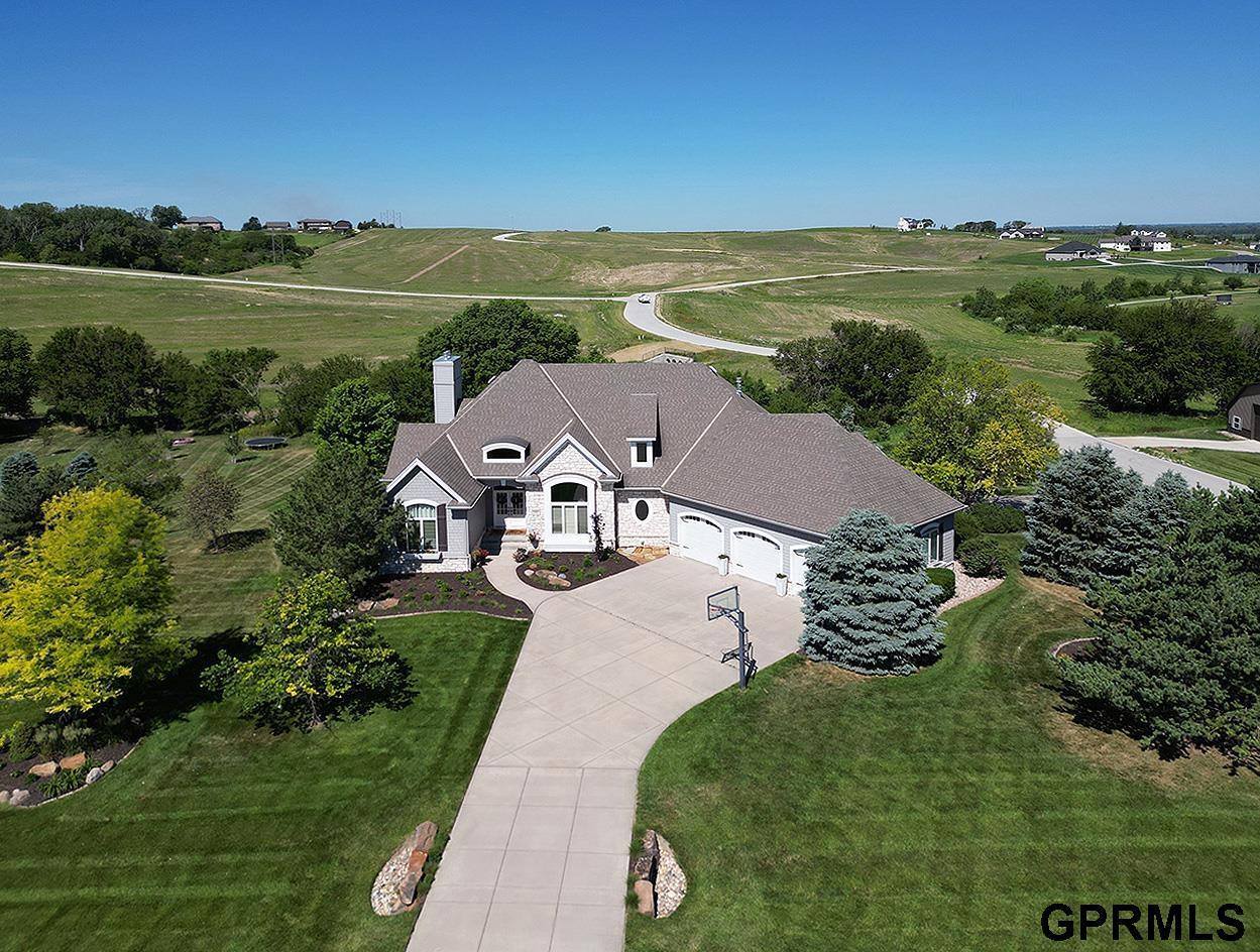 12261 Bobwhite Road, Gretna, NE 68028