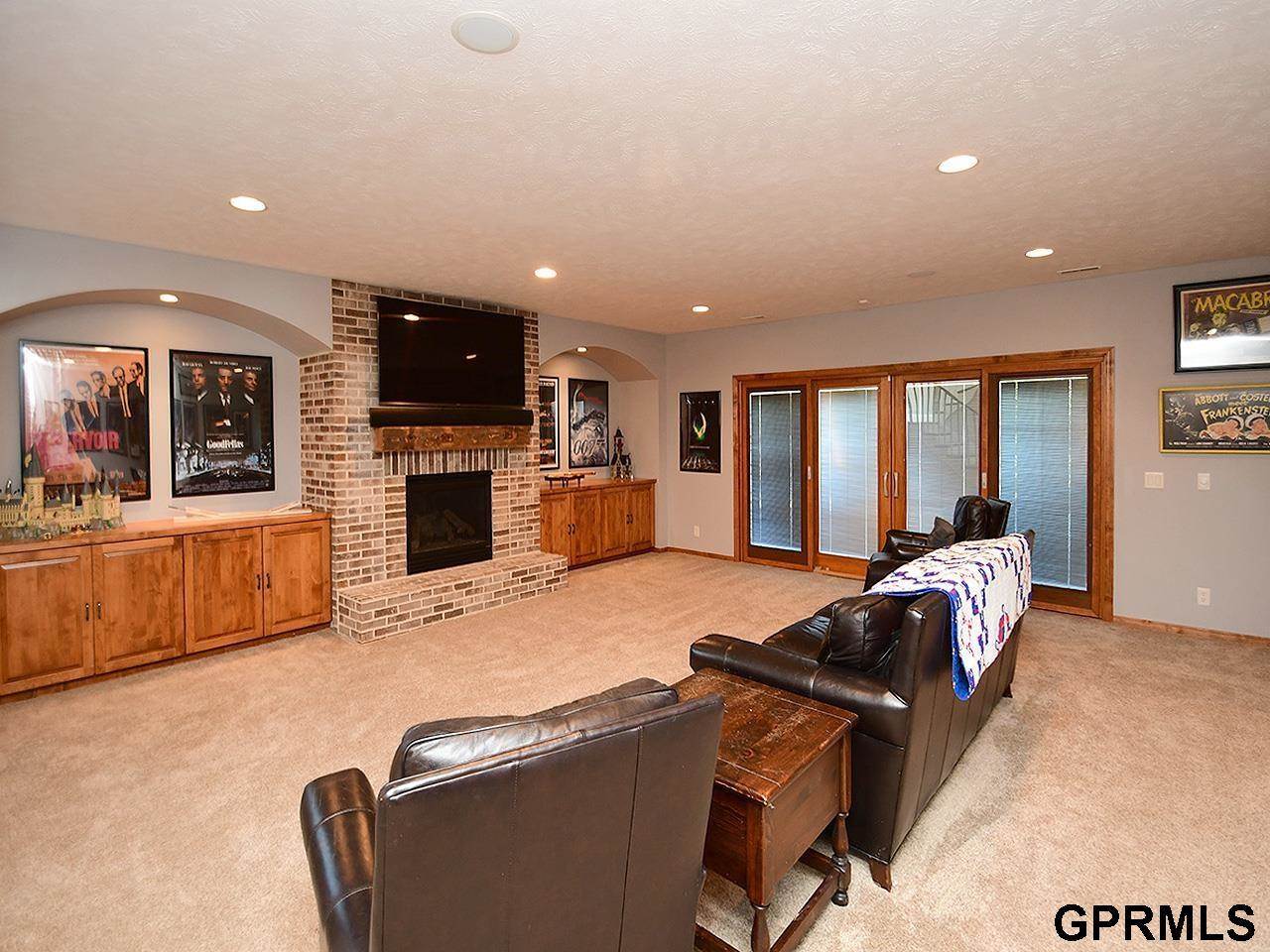 12261 Bobwhite Road, Gretna, NE 68028