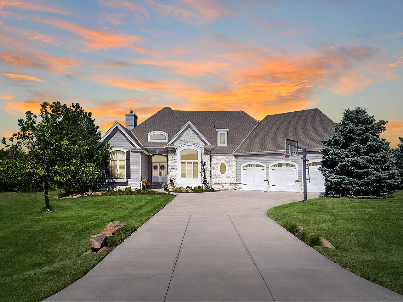 12261 Bobwhite Road, Gretna, NE 68028