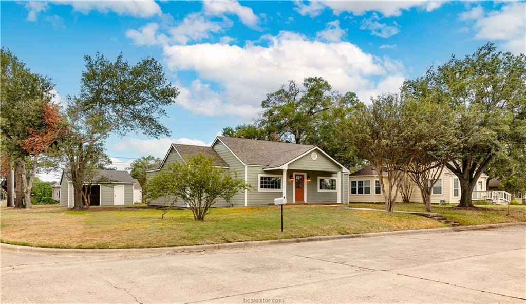 1207 Hoppess Street, Bryan, TX 77802