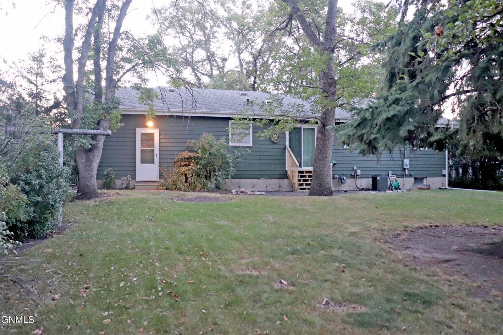 1708 N Bell Street, Bismarck, ND 58501