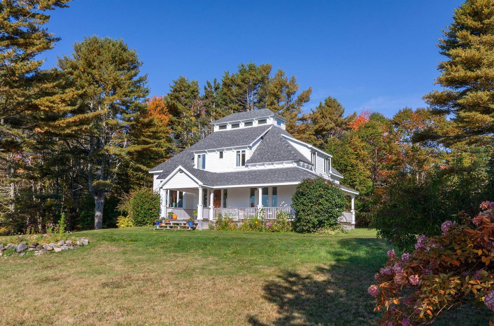 26 Old Searsport Avenue, Belfast, ME 04915