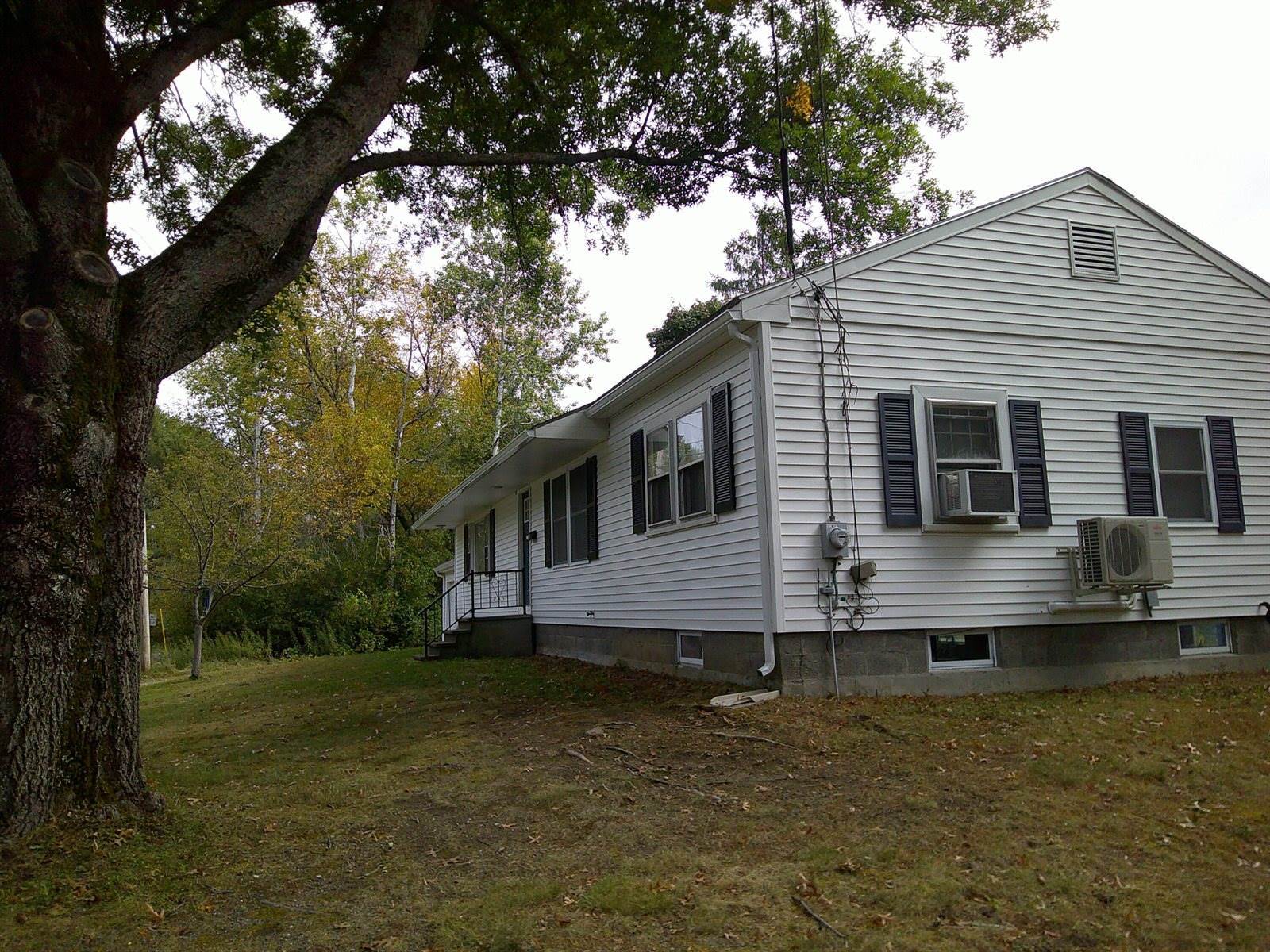 12 Charles Street, Orono, ME 04473