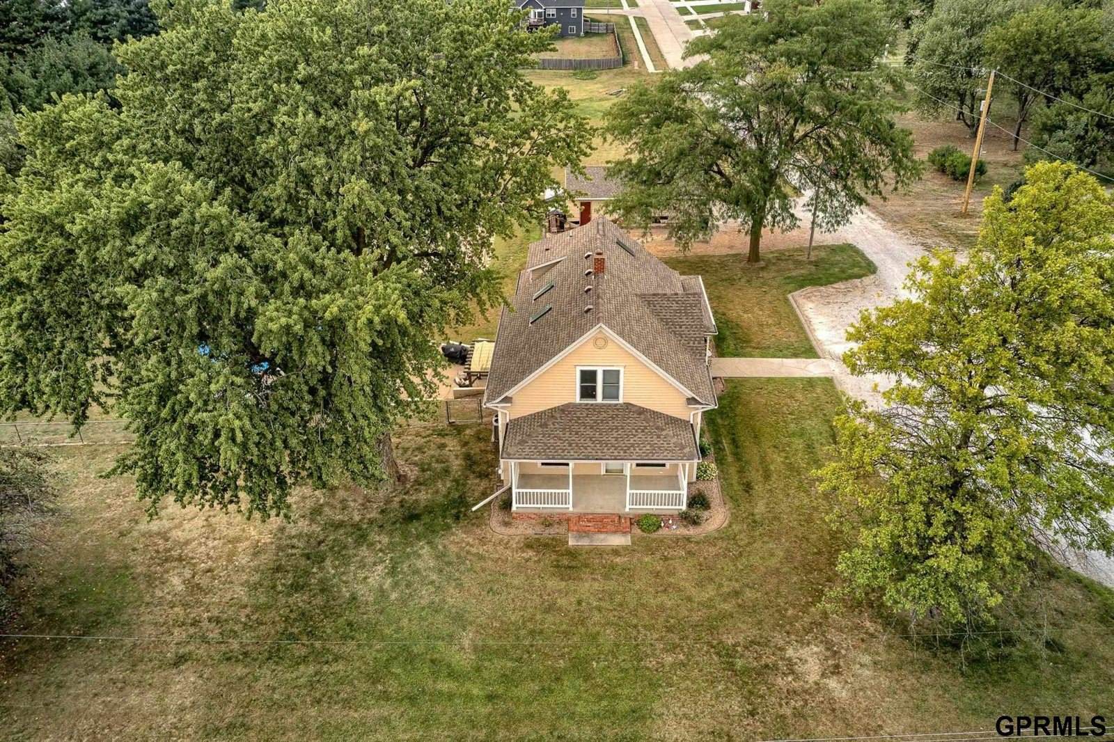 204 South 2nd Street, Elmwood, NE 68349