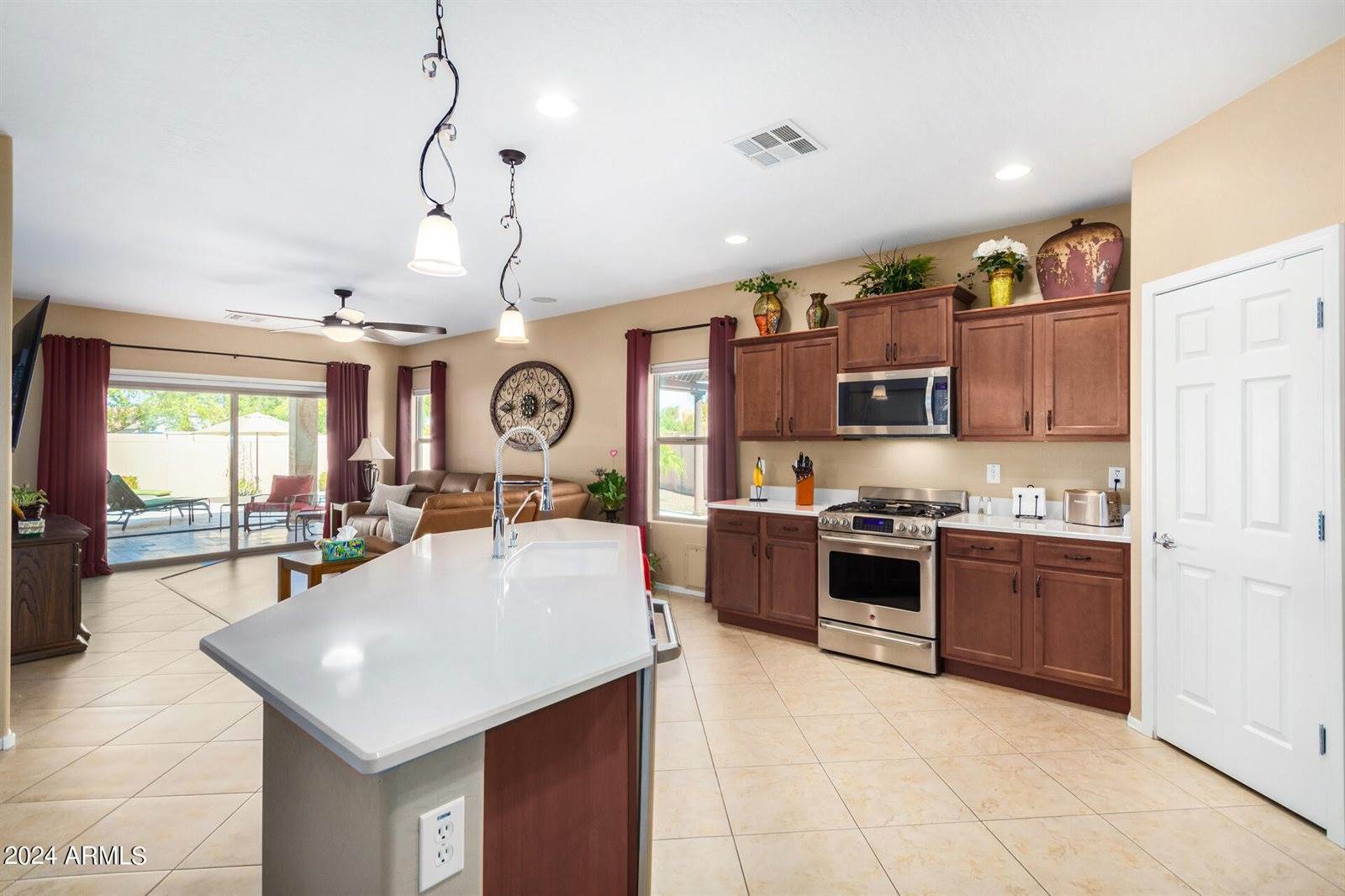 4415 South Hassett Circle, Mesa, AZ 85212