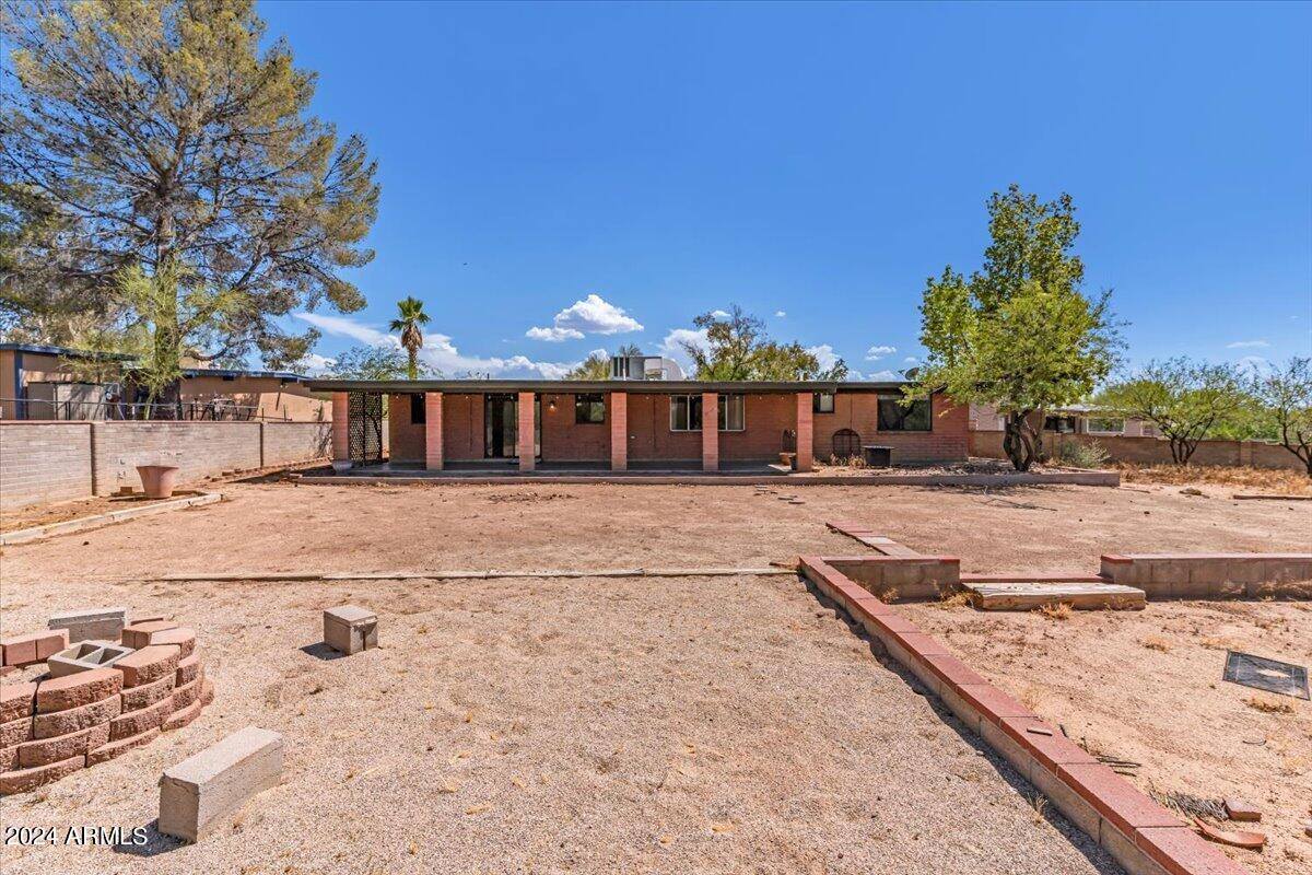 612 West Placita De La Poza --, Tucson, AZ 85704