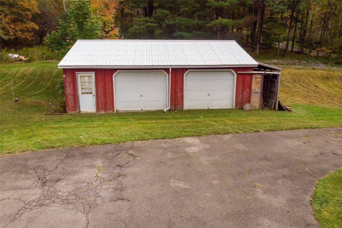 7335 Laurel Lake Road, Brackney, PA 18812