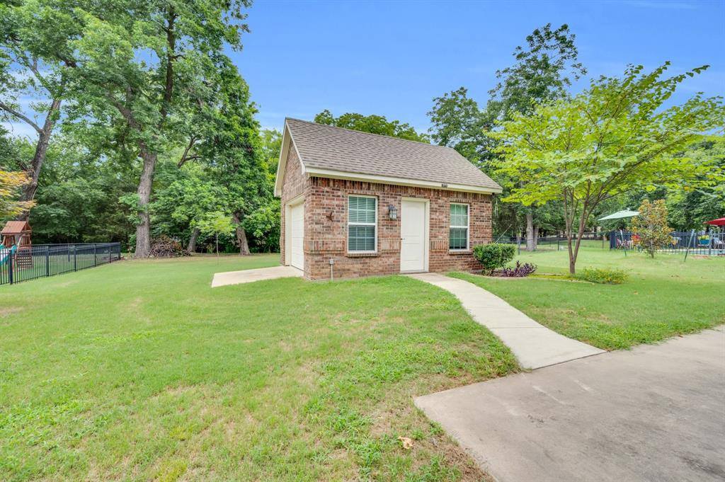 3 Remington Court, Red Oak, TX 75154