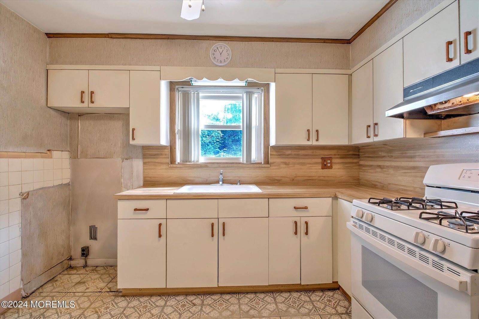 24 Clover Street, Nutley, NJ 07110