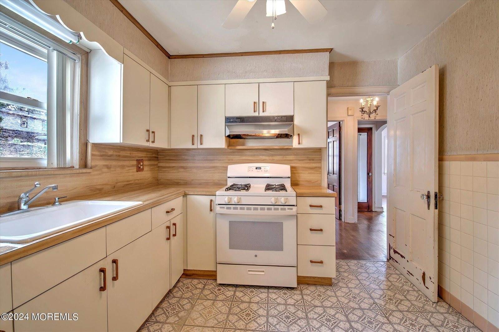 24 Clover Street, Nutley, NJ 07110