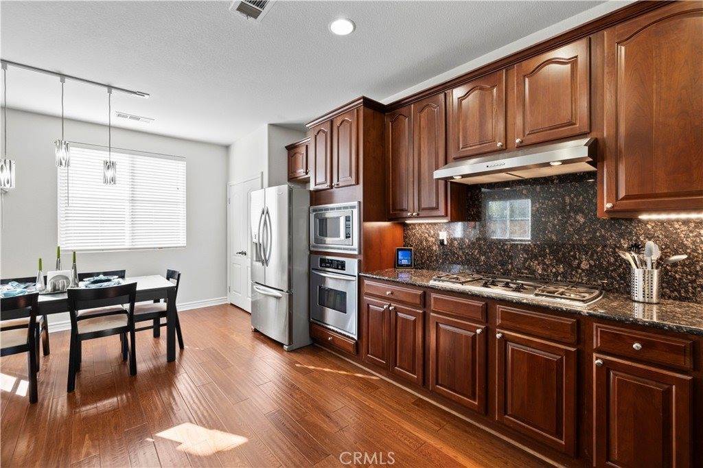 28112 Brett Court, Saugus, CA 91350