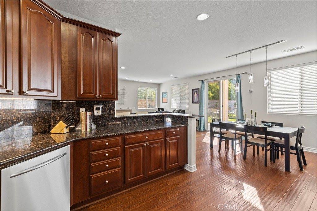 28112 Brett Court, Saugus, CA 91350