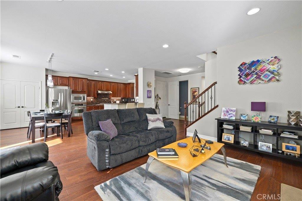 28112 Brett Court, Saugus, CA 91350