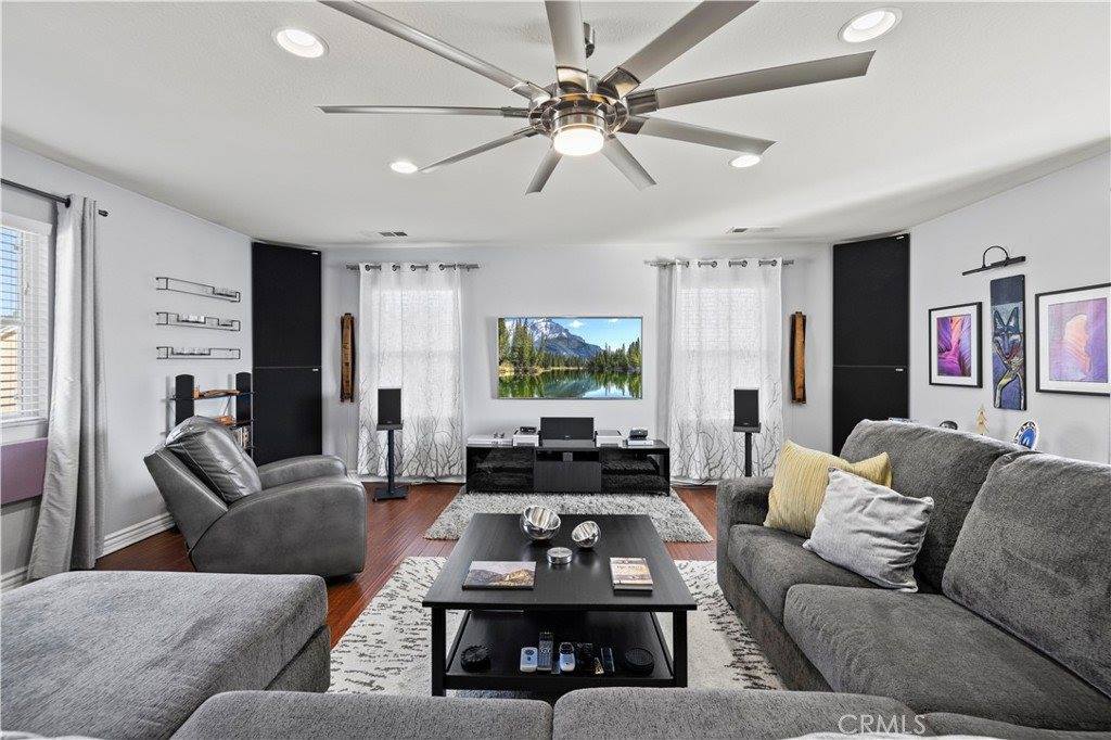 28112 Brett Court, Saugus, CA 91350