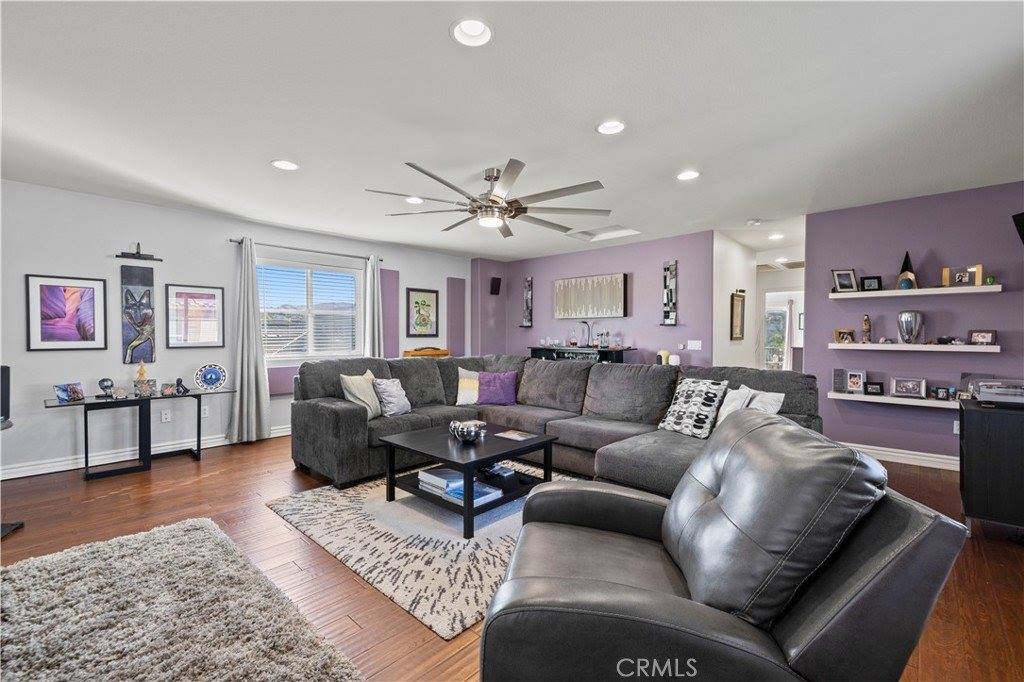 28112 Brett Court, Saugus, CA 91350