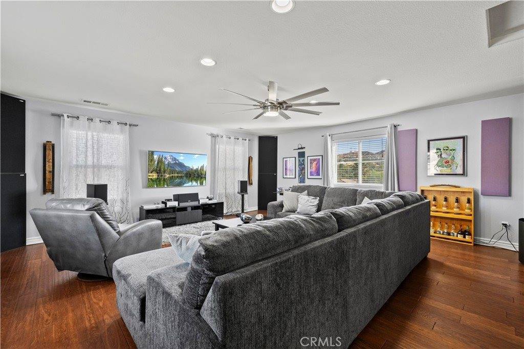 28112 Brett Court, Saugus, CA 91350