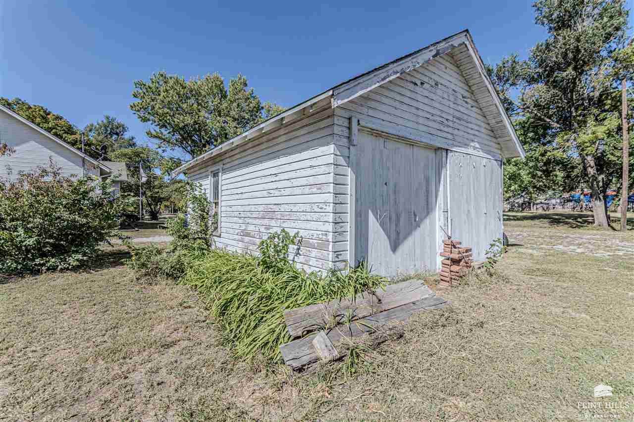 2958 Frances Street, Talmage, KS 67482