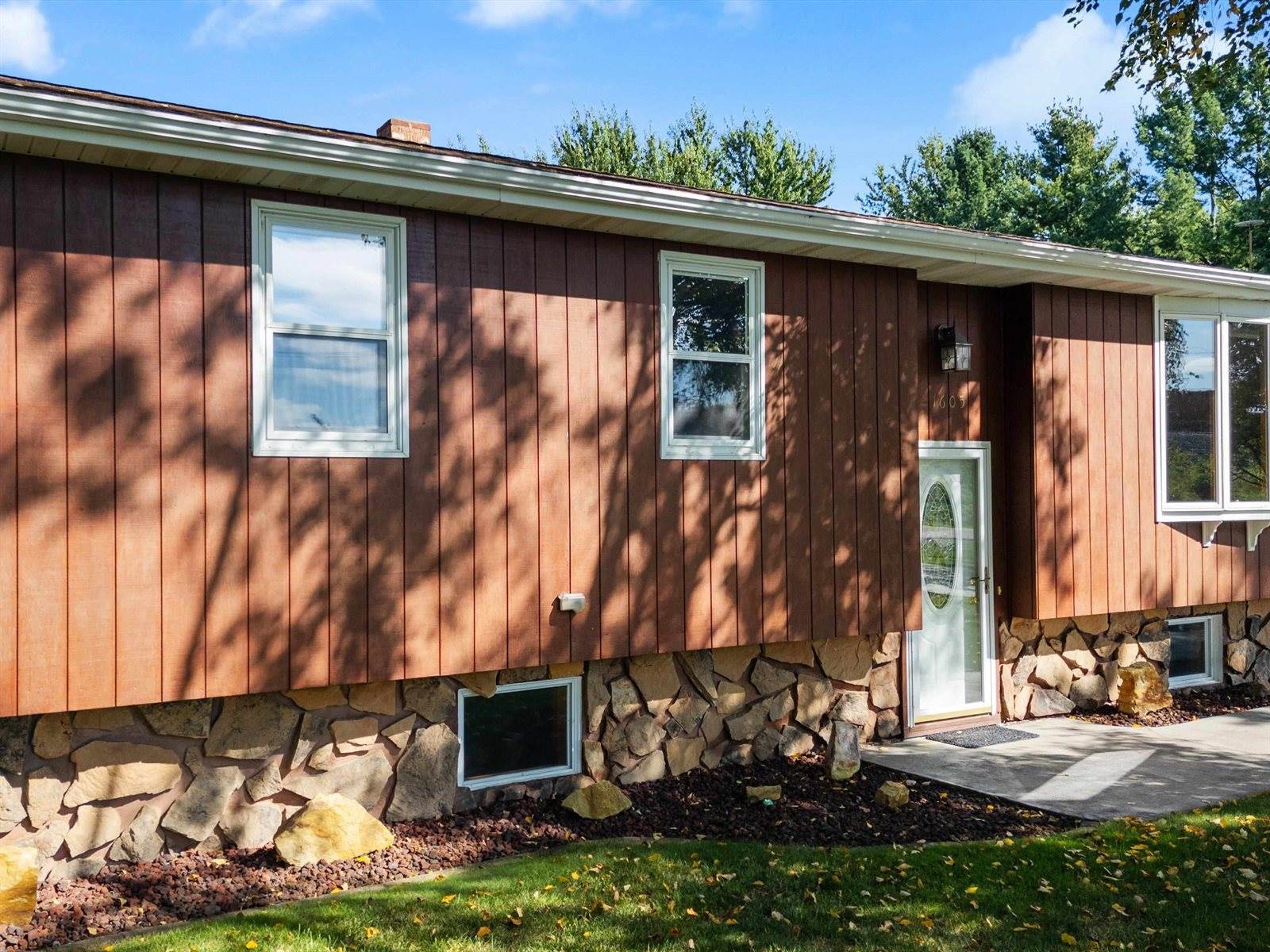 1605 E Depot Street, Marshfield, WI 54449