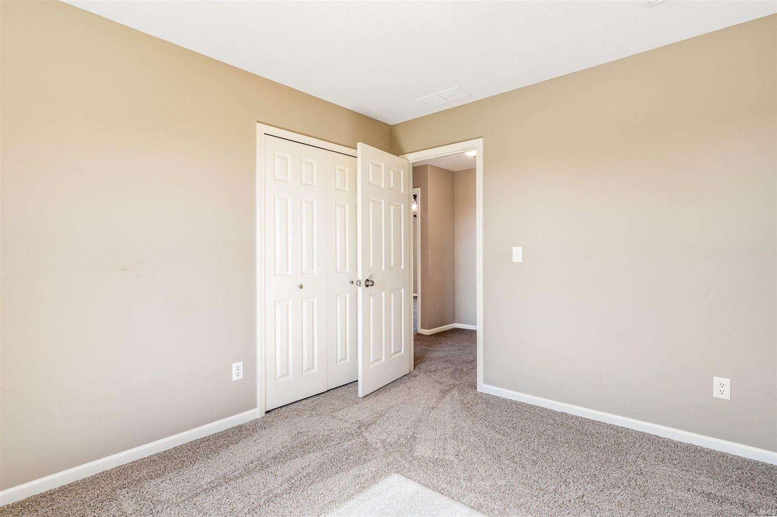 14949 Whitaker Drive, Fort Wayne, IN 46818