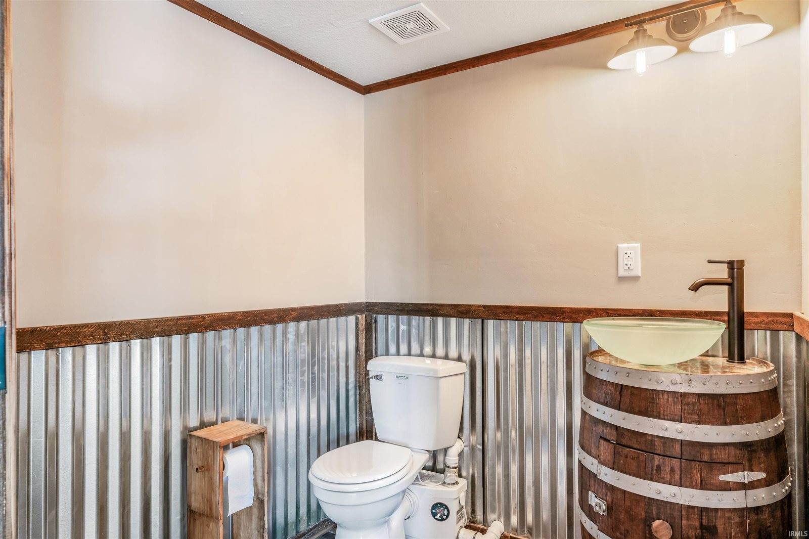 14949 Whitaker Drive, Fort Wayne, IN 46818