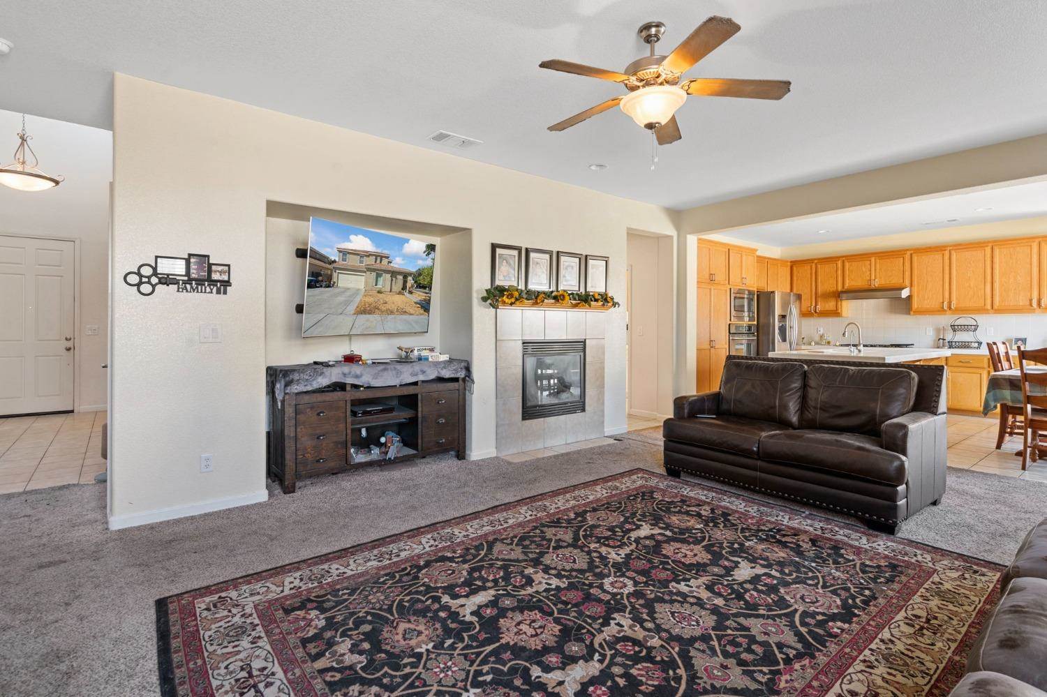 367 Sunburst Street, Los Banos, CA 93635