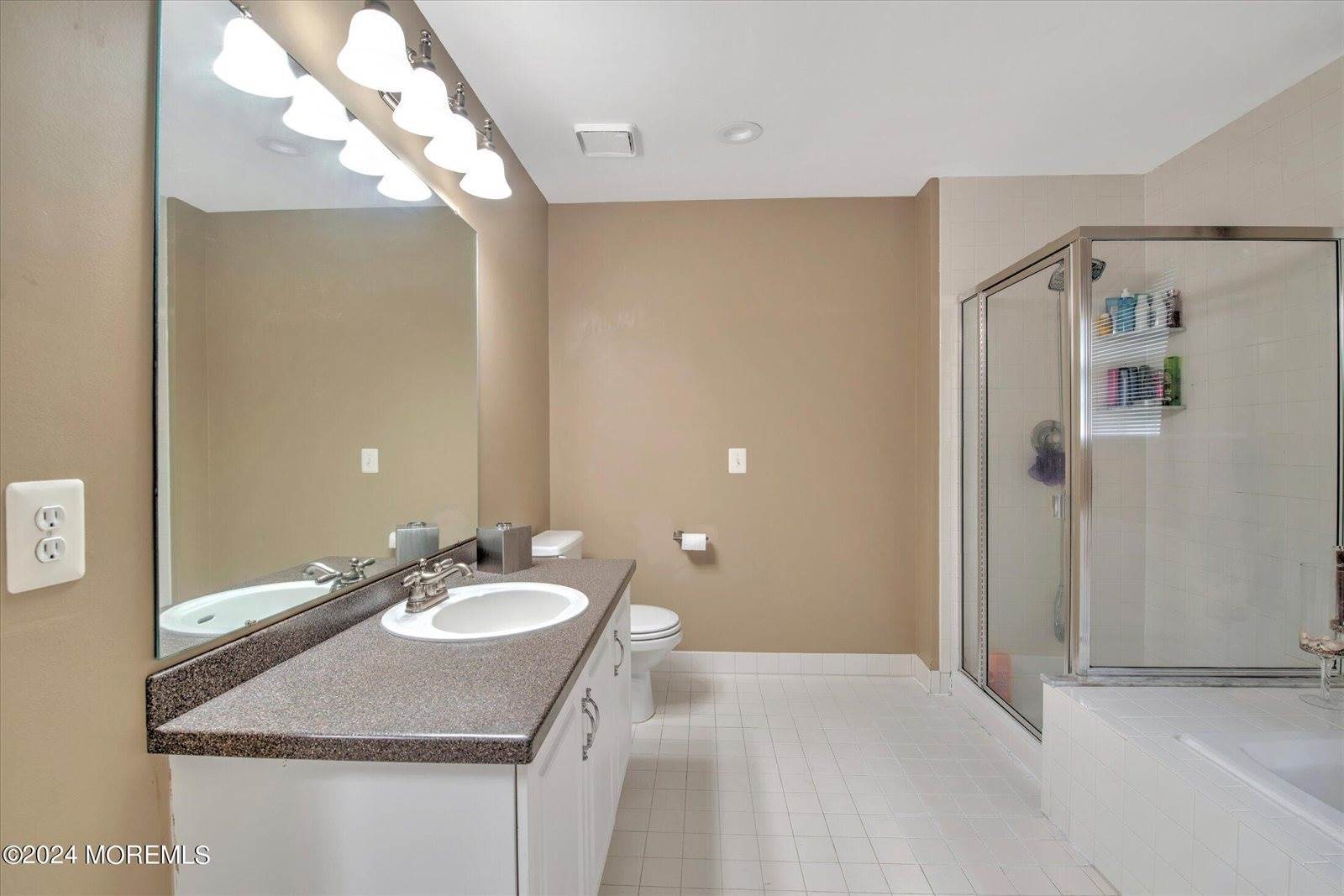 12 Woodmere Court, Old Bridge, NJ 08857