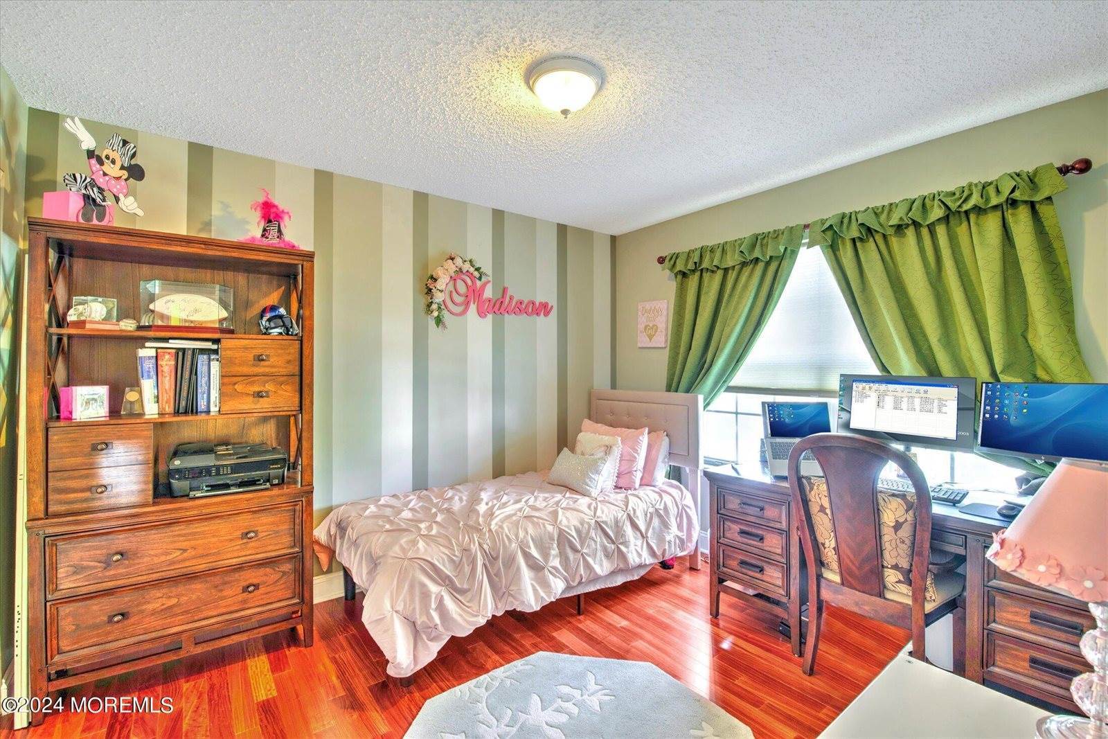 12 Woodmere Court, Old Bridge, NJ 08857