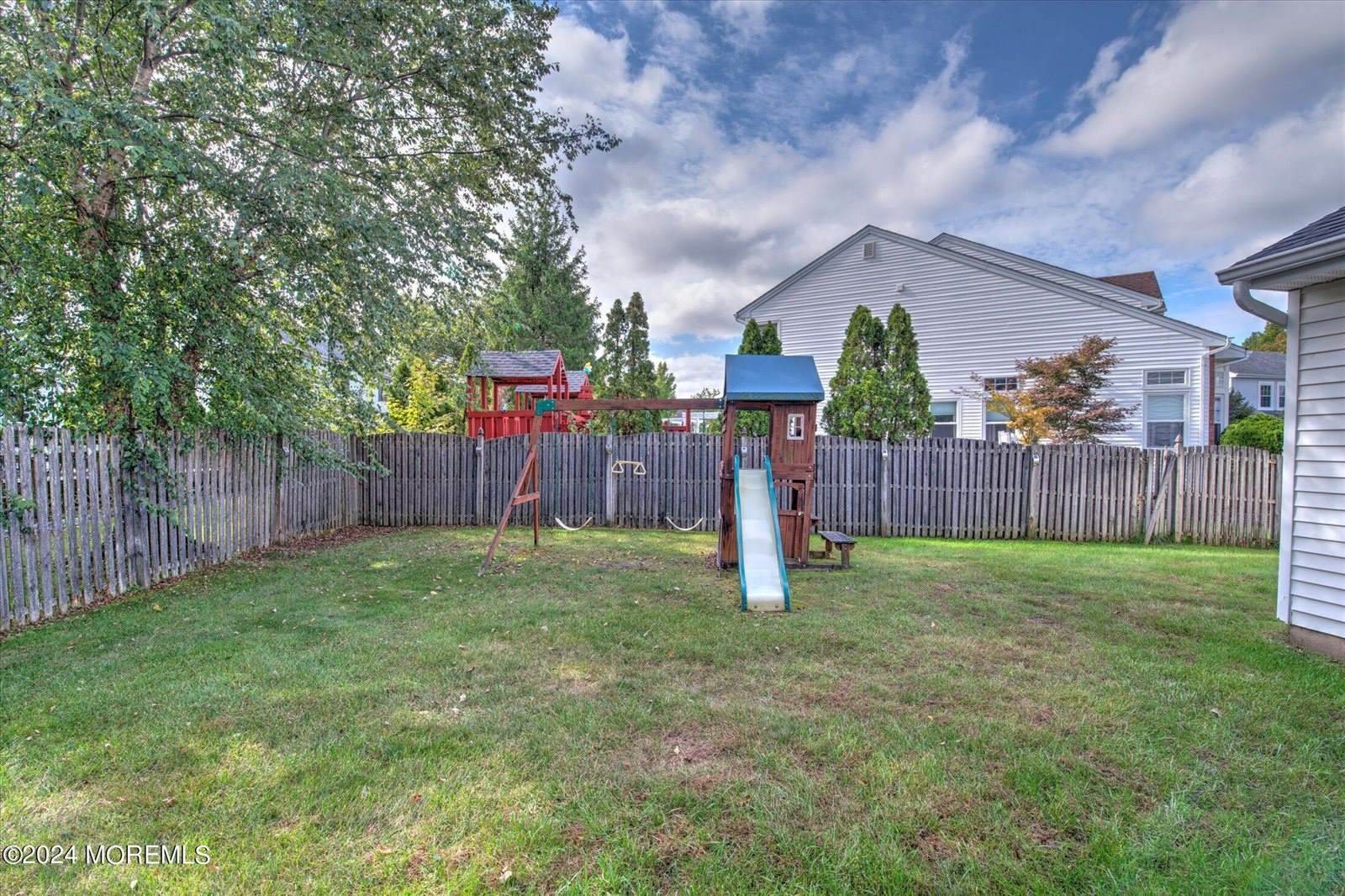 12 Woodmere Court, Old Bridge, NJ 08857