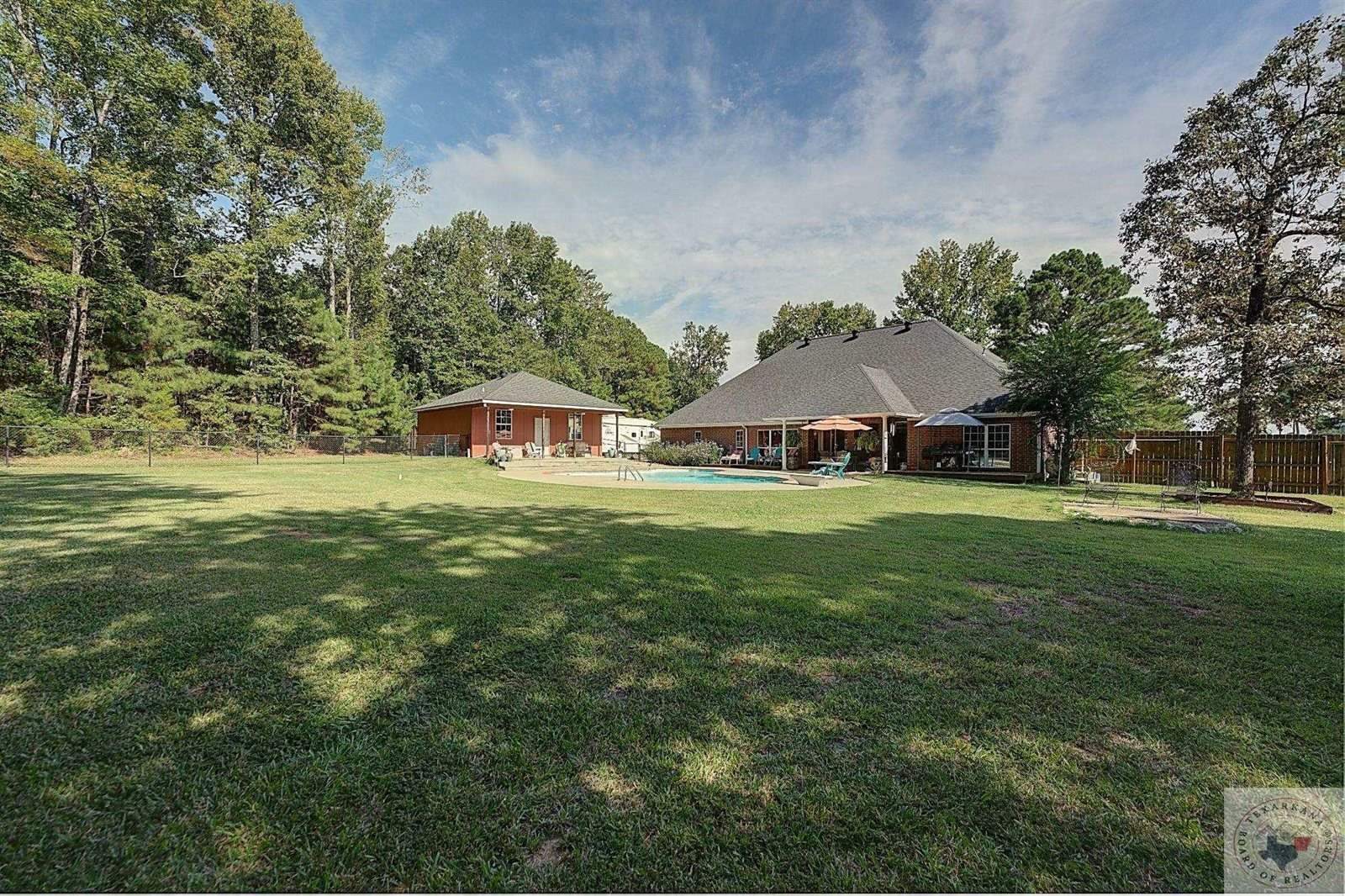 368 Beaver Lake Dr., Texarkana, TX 75501