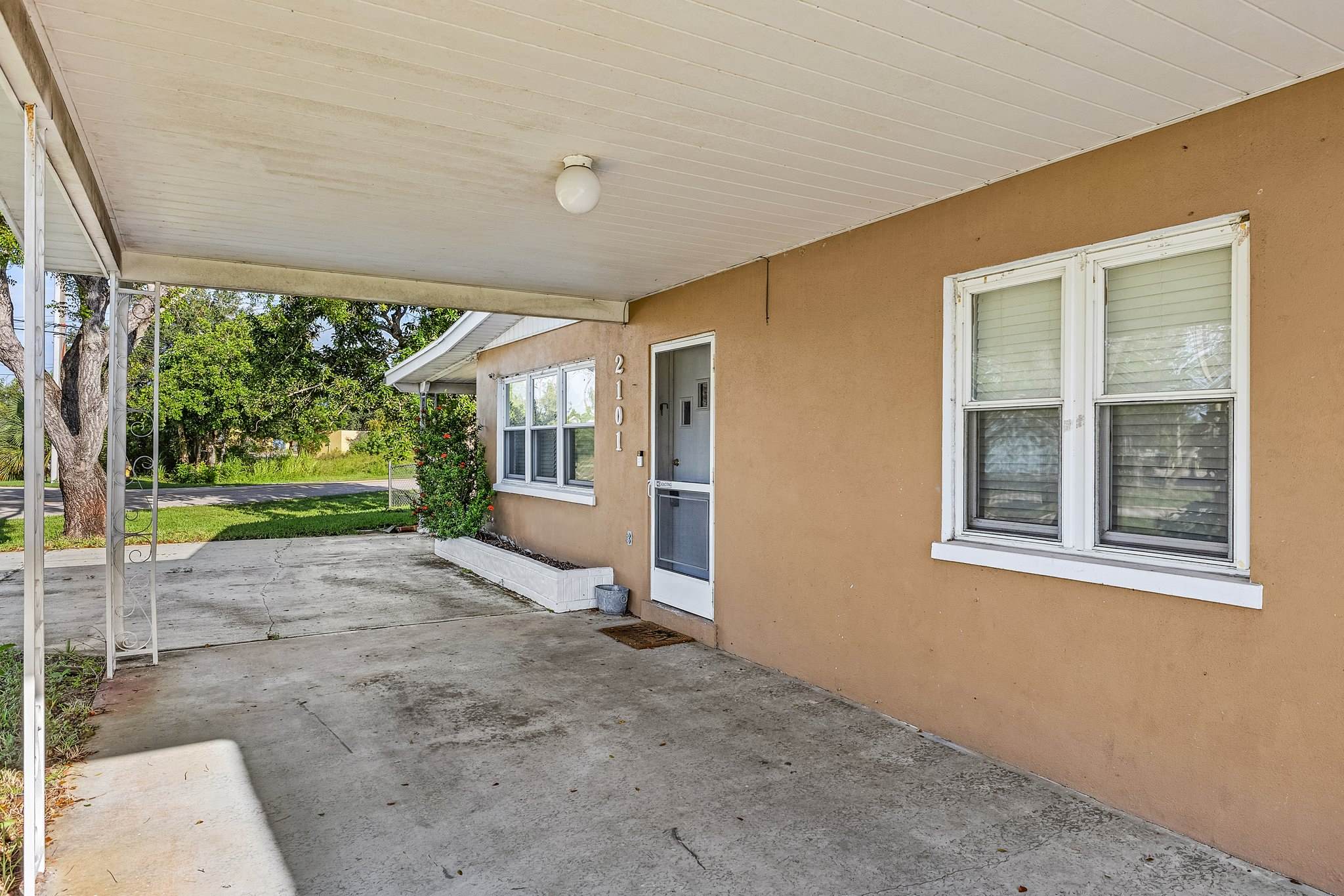 2101 Dover Ave, Fort Myers, FL 33907