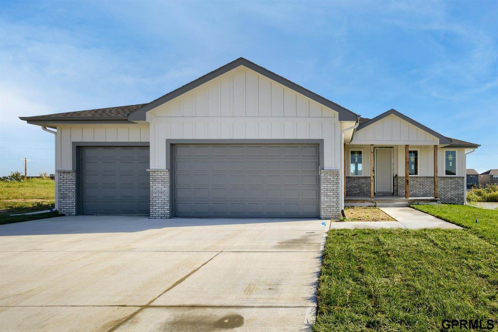 20851 Ogden Street, Elkhorn, NE 68022