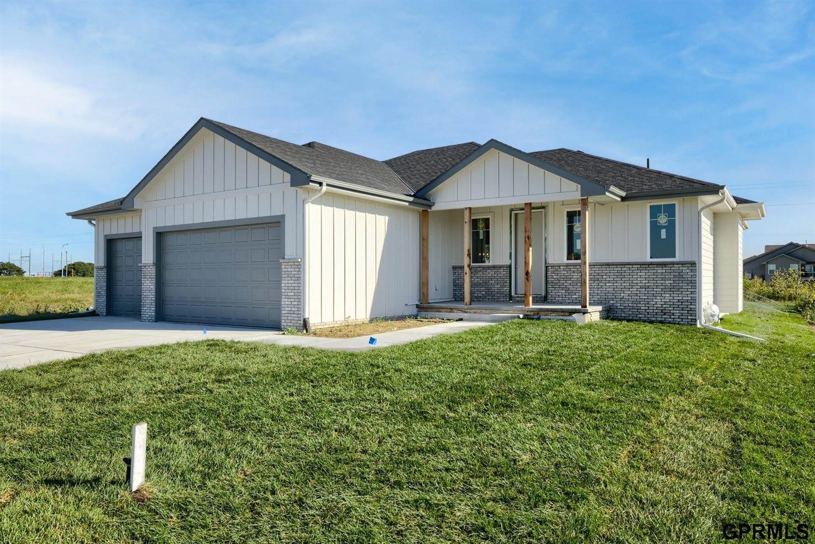 20851 Ogden Street, Elkhorn, NE 68022