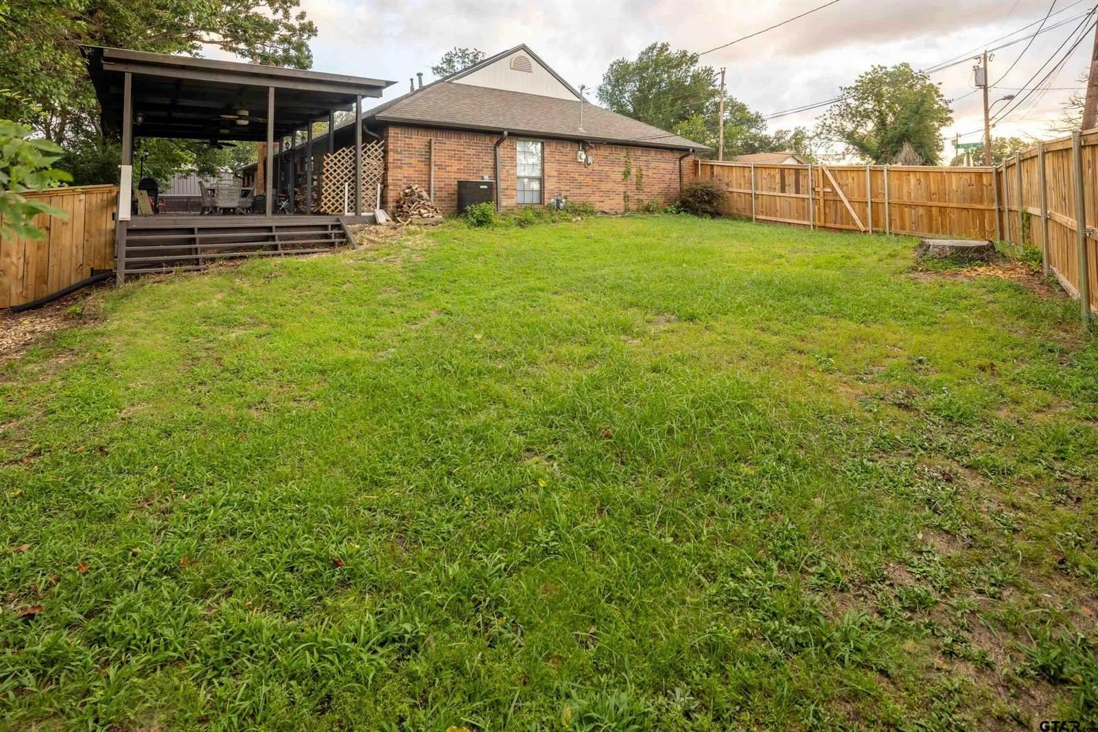 2900 W Azalea, Tyler, TX 75701