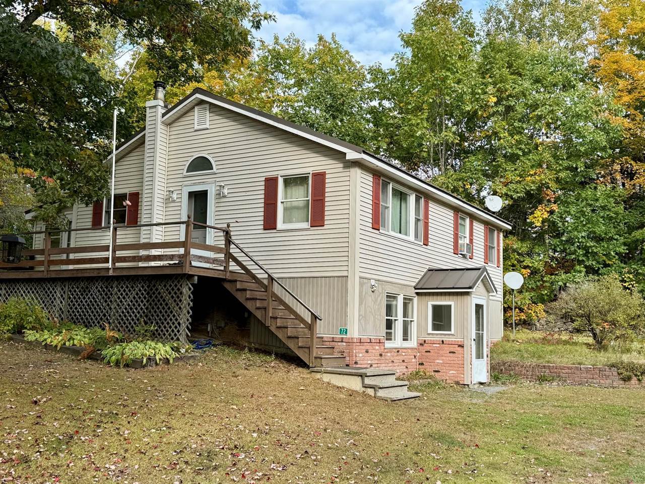 72 Meadowbrook Lane, Hudson, ME 04449