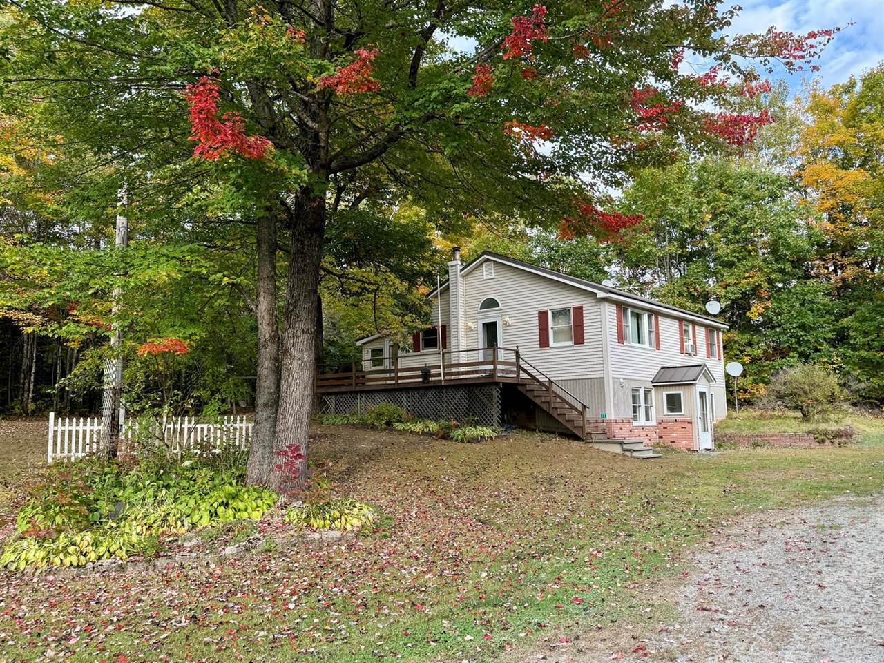 72 Meadowbrook Lane, Hudson, ME 04449