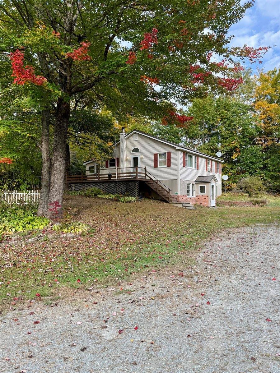 72 Meadowbrook Lane, Hudson, ME 04449