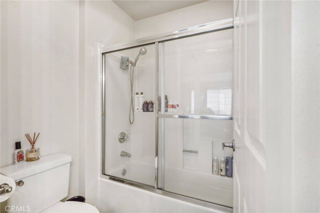 5530 Owensmouth Avenue, Woodland Hills, CA 91367