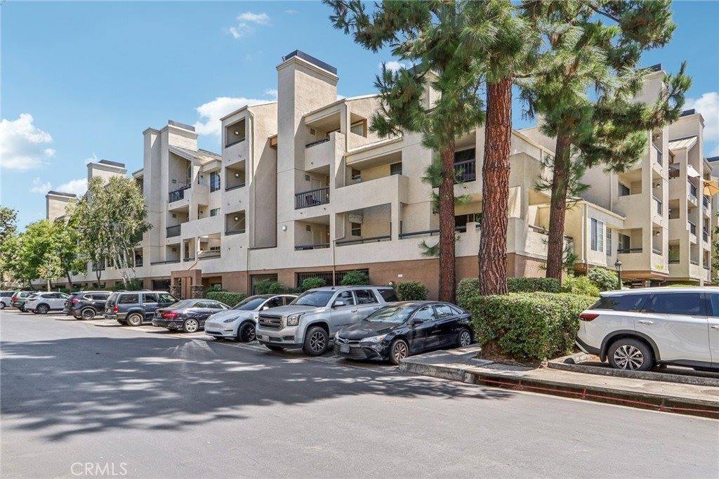 5530 Owensmouth Avenue, Woodland Hills, CA 91367