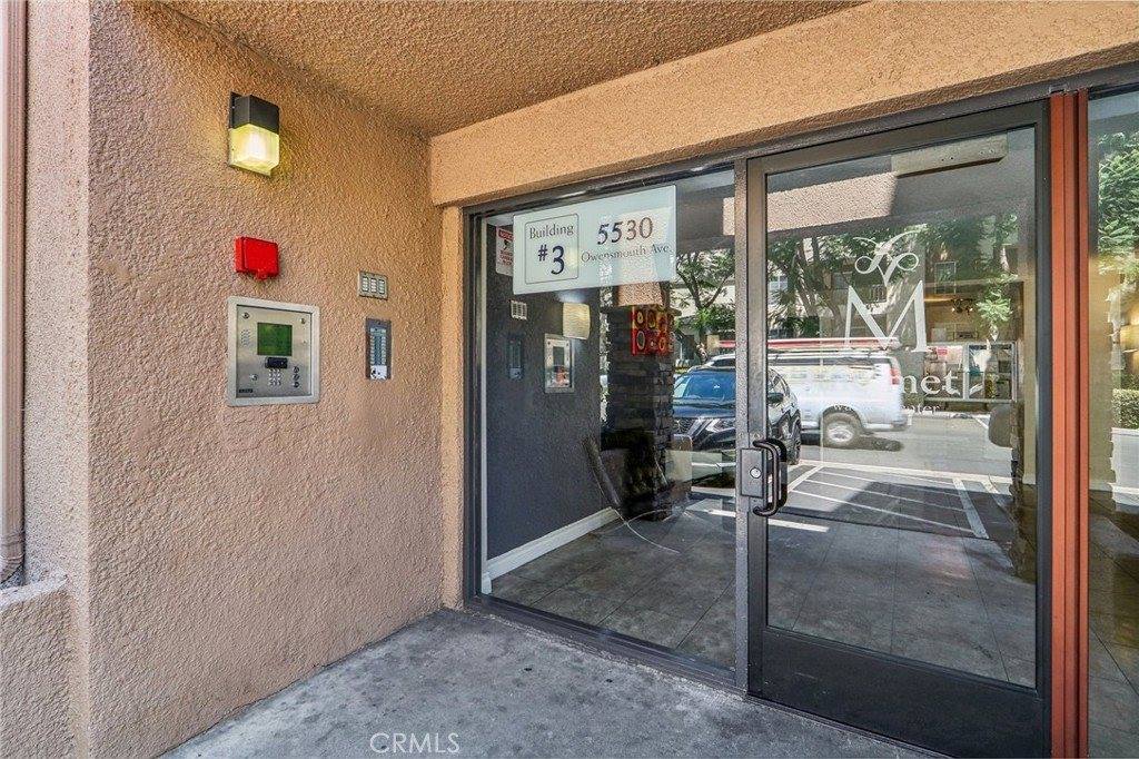 5530 Owensmouth Avenue, Woodland Hills, CA 91367