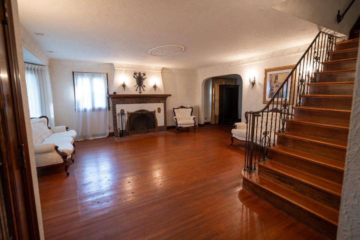 15343 Grandville Avenue, Detroit, MI 48223