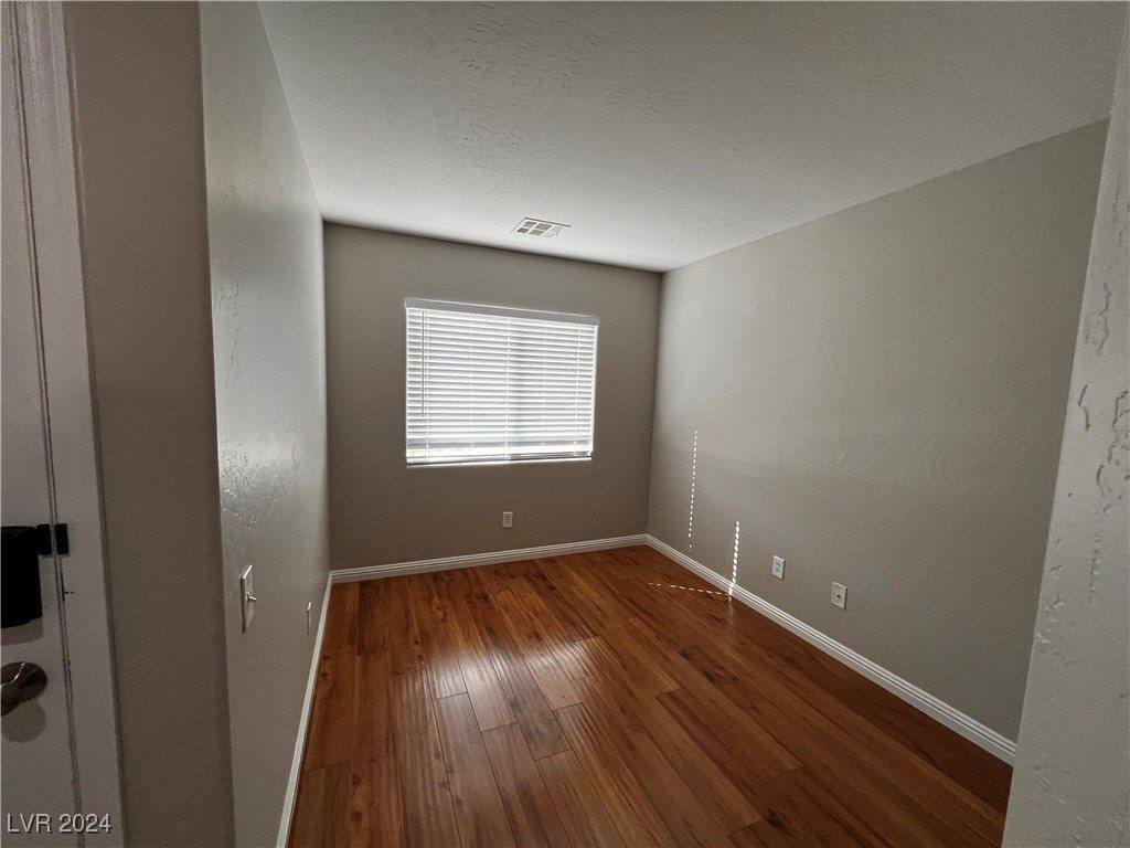 9040 Westchester Hill Avenue, Las Vegas, NV 89148