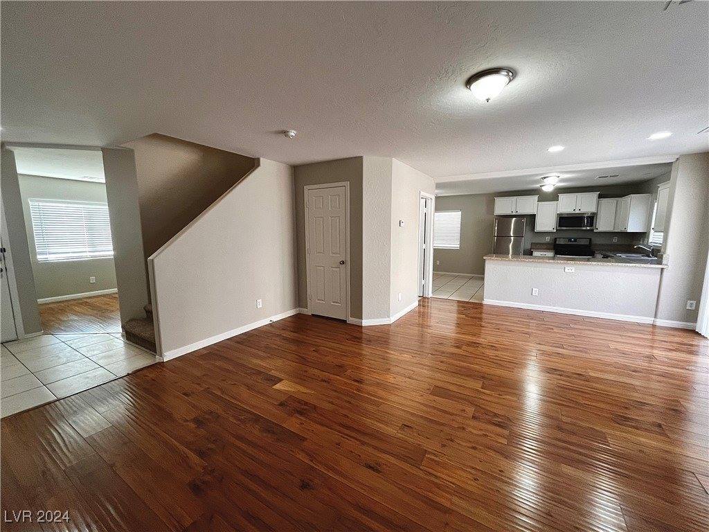 9040 Westchester Hill Avenue, Las Vegas, NV 89148