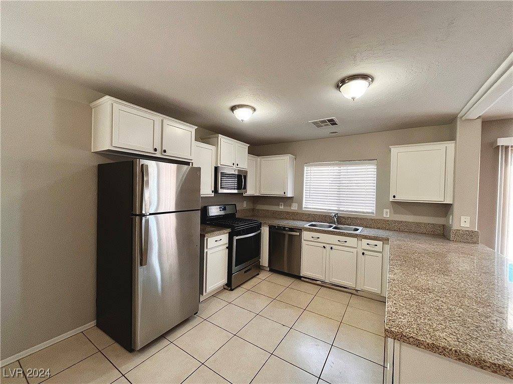 9040 Westchester Hill Avenue, Las Vegas, NV 89148