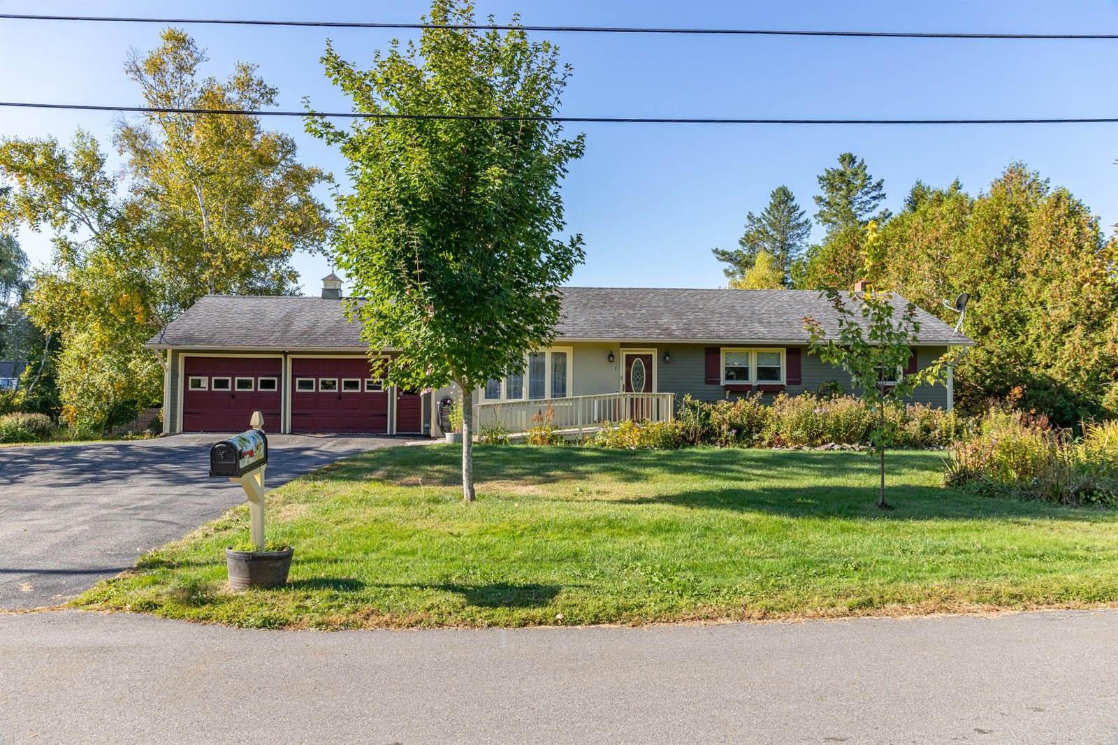 1 Stoneybrook Road, Hampden, ME 04444