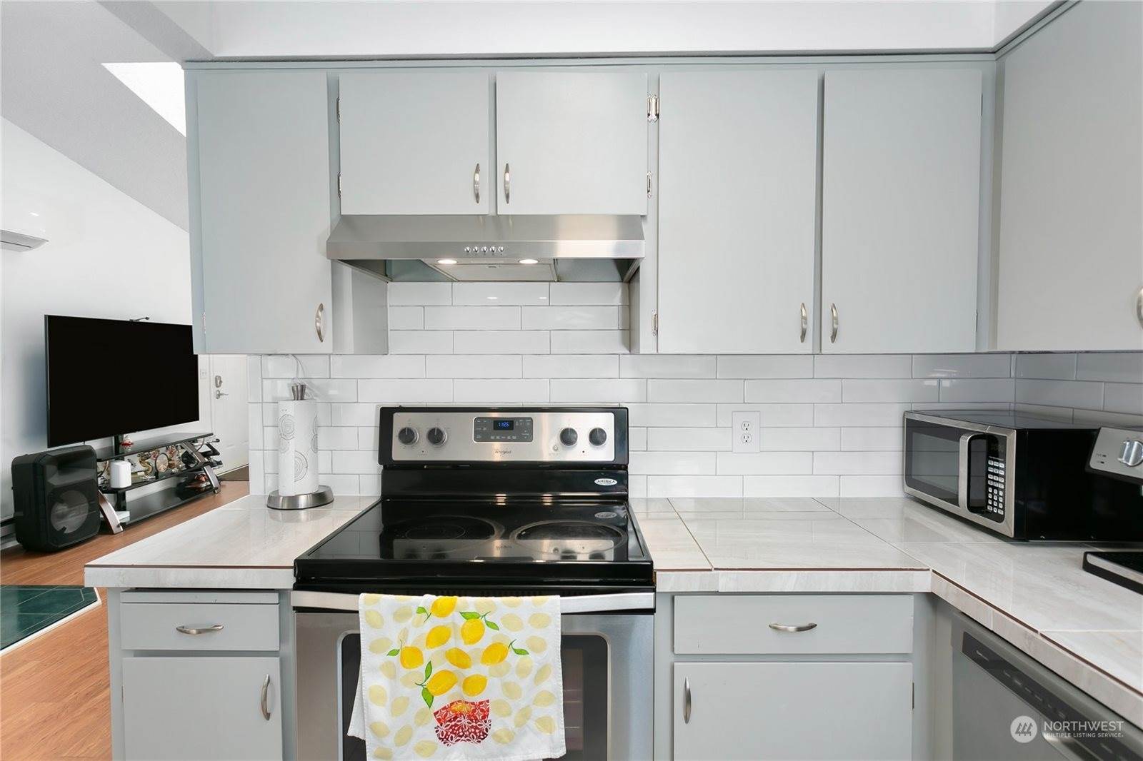 7002 Tolmie Drive NE, Olympia, WA 98516