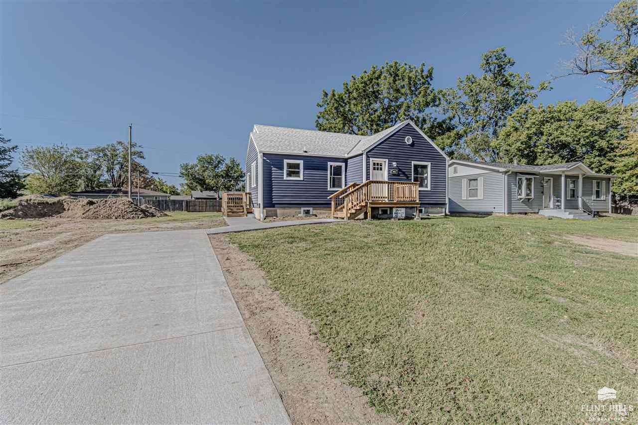 746 Choctaw Avenue, Salina, KS 67401