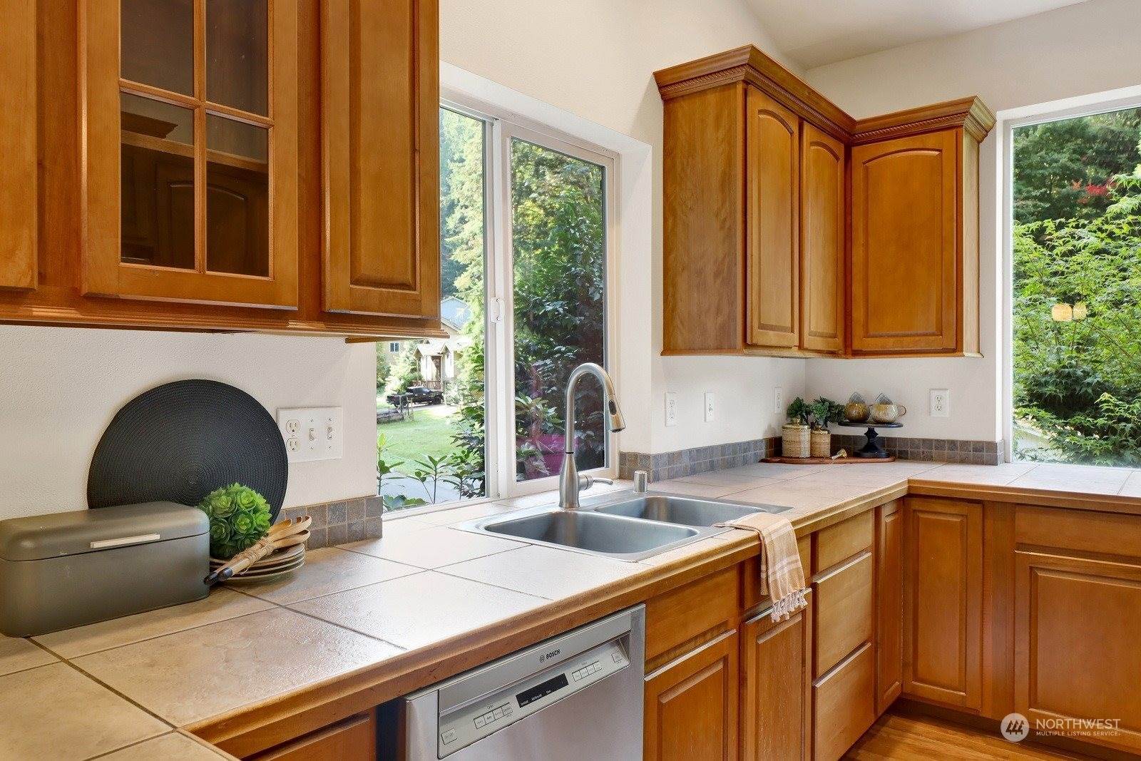 6 Sparrow Court, Bellingham, WA 98229