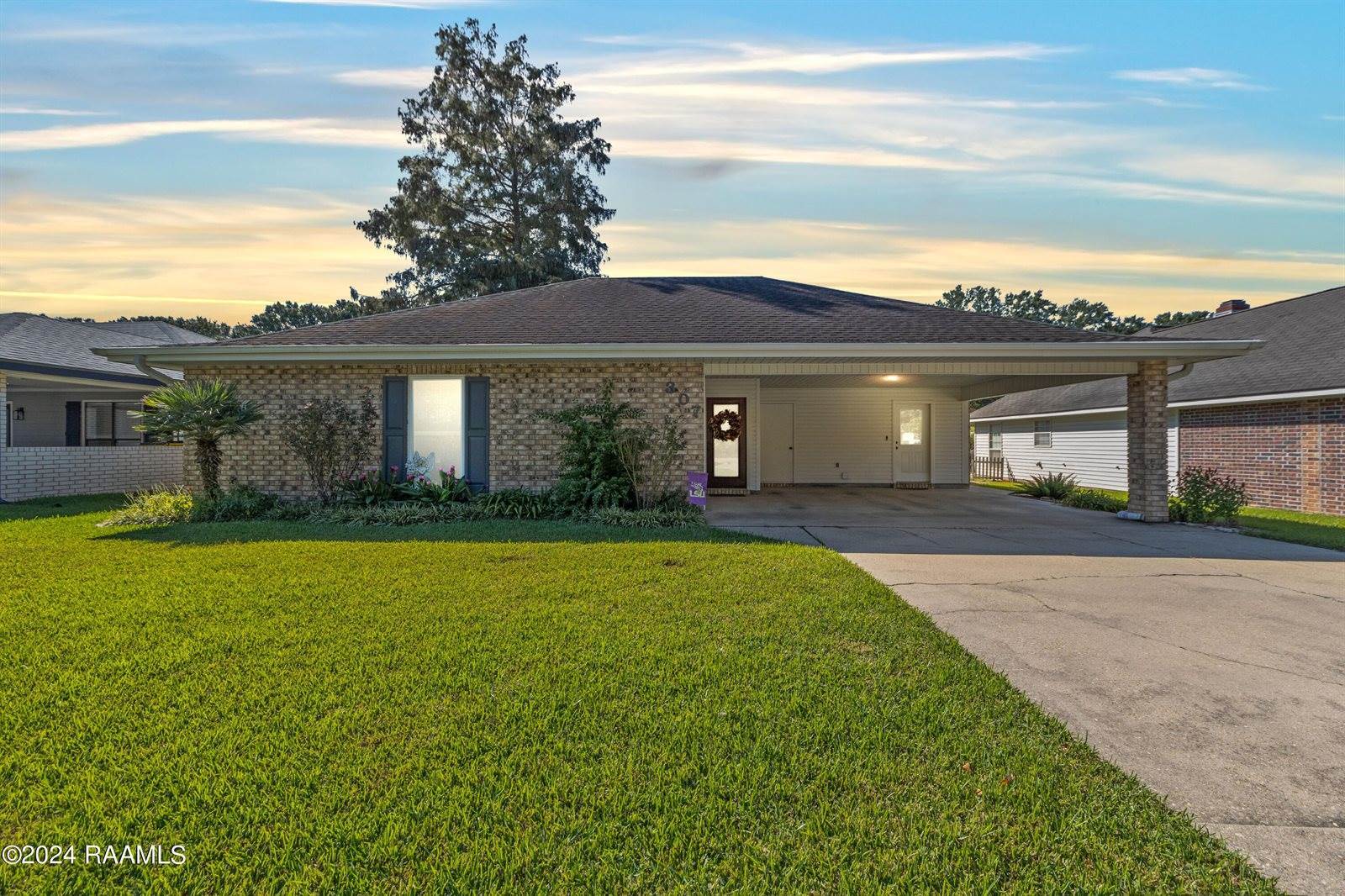 307 Triple Crown Circle, Carencro, LA 70520