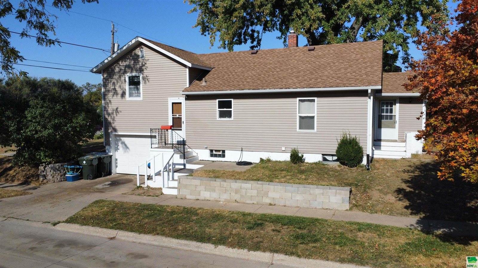 2458 Shields Ave, Sioux City, IA 51106